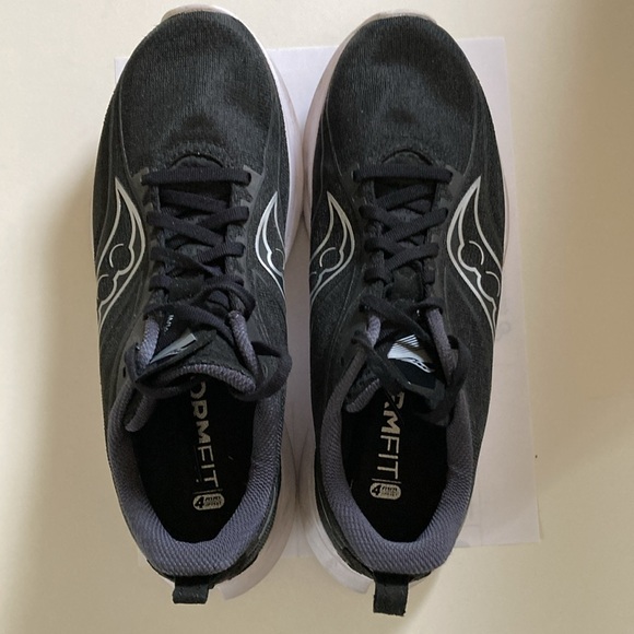 Saucony Kinvara 13 Running Shoe - Picture 2 of 6